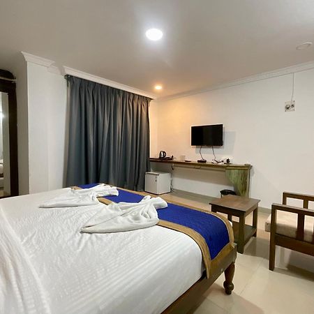 Nagas Hotel Satyavati モージム エクステリア 写真