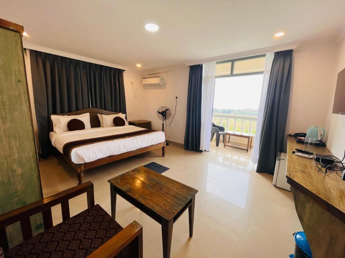 Nagas Hotel Satyavati モージム エクステリア 写真