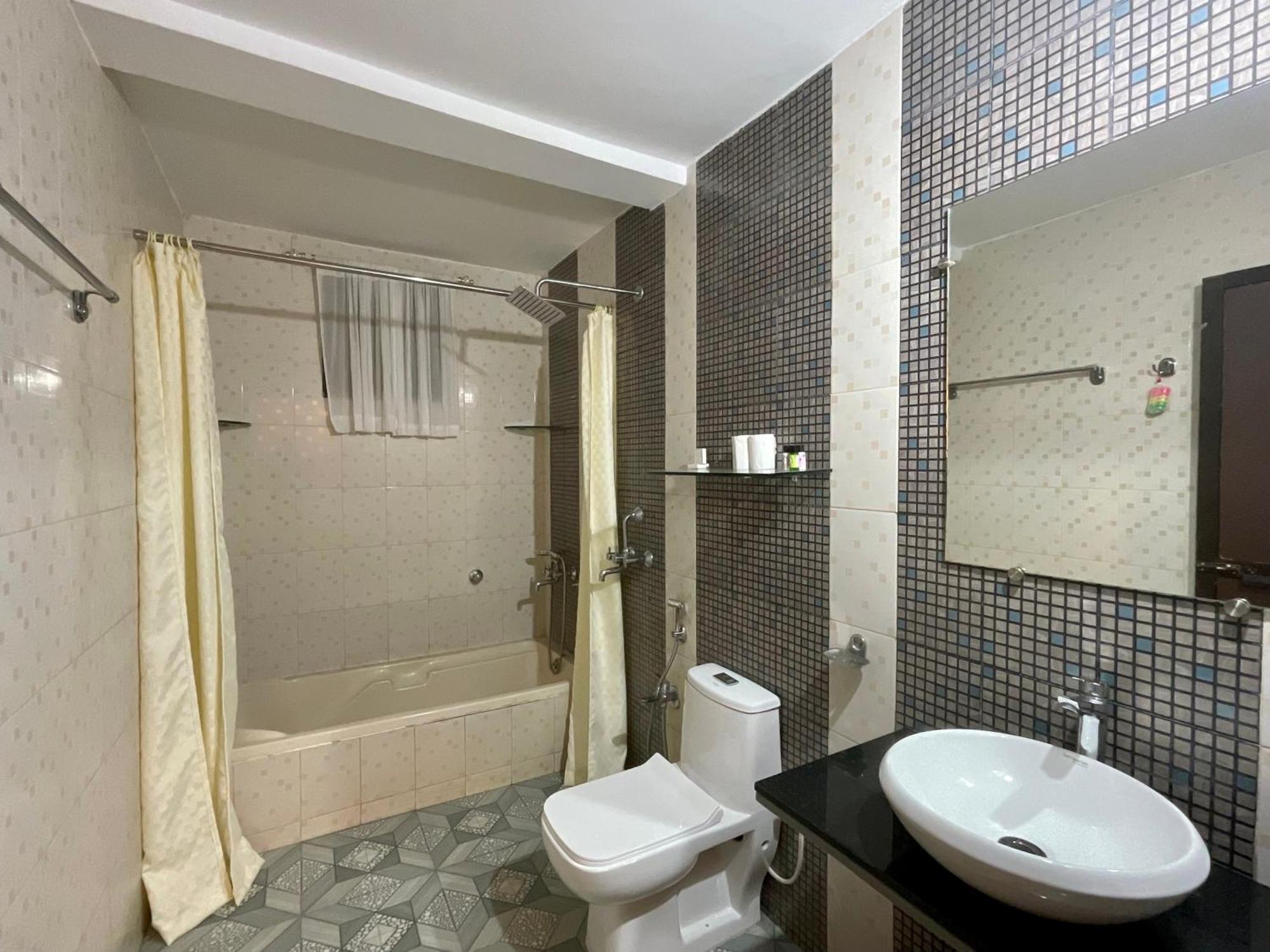 Nagas Hotel Satyavati モージム エクステリア 写真