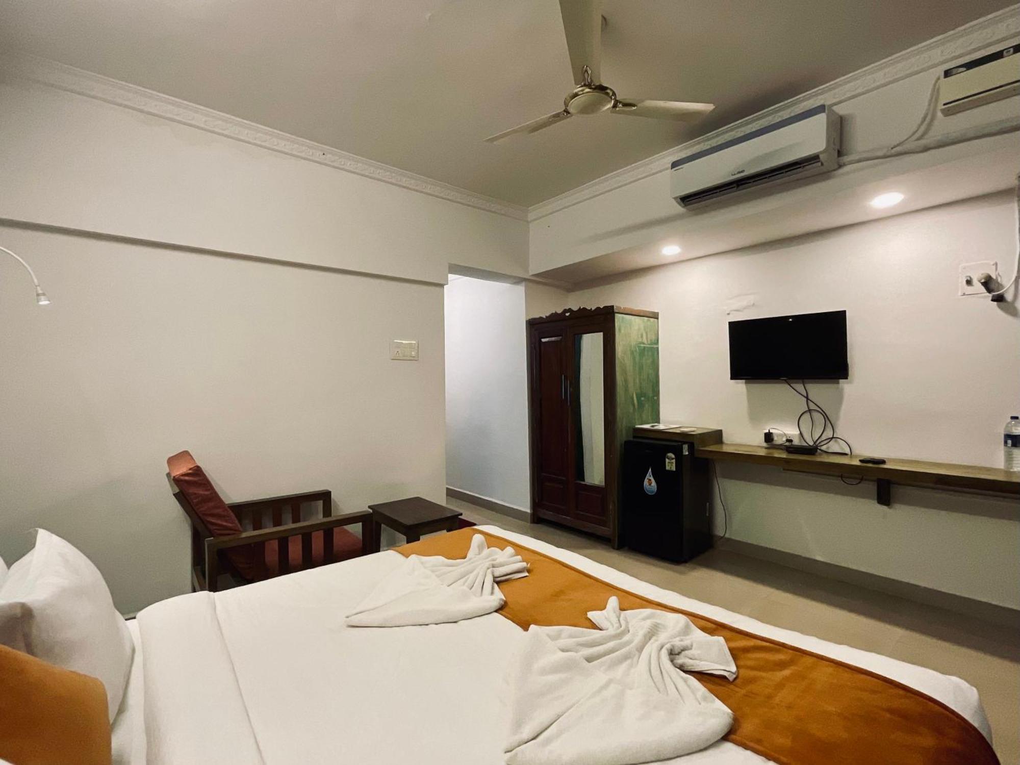 Nagas Hotel Satyavati モージム エクステリア 写真